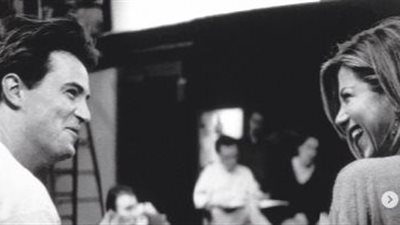 جنيفر أنستون تنعي ماثيو بيري