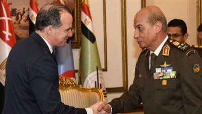 وزير الدفاع يلتقى منسق مجلس الأمن القومى الأمريكى