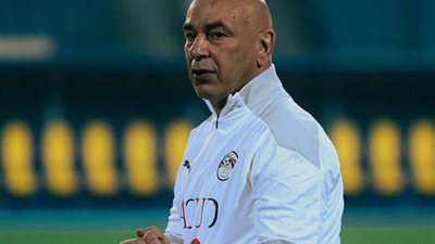 دعما لأحمد رفعت.. رساله مؤثره من الجهاز الفني ولاعبي الفراعنة