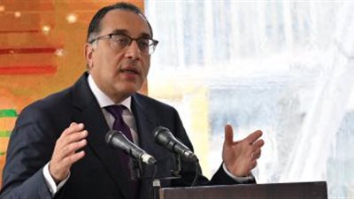 مدبولي يتفقد جناحى 