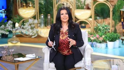 منى الشاذلي تستضيف عائلة محمد الموجي احتفالاً بمئوية ميلاده