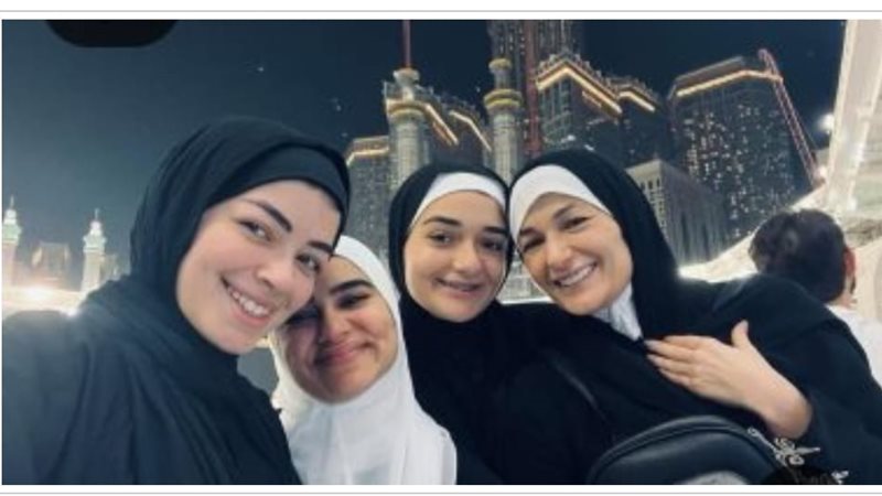 ليلى زاهر وعائلتها