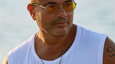 سهرة مميزة في دبي.. عمرو دياب يكشف عن أغنية 