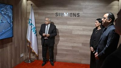 «مدبولي» يتفقد شركة 