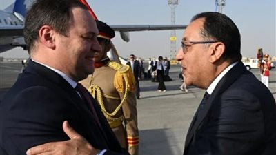 رئيس الوزراء يبحث مع نظيره البيلاروسي أواصر تعزيز العلاقات الثنائية