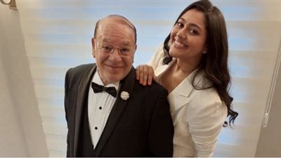 صلاح عبد الله يحتفل بنجاح ابنته: آخر عنقودي تخطت 