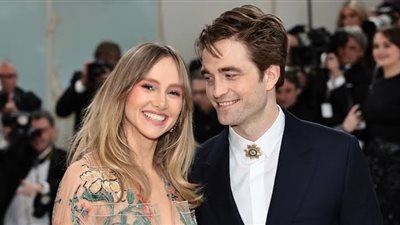 سوكي ووترهاوس تؤكد حملها من روبرت باتينسون