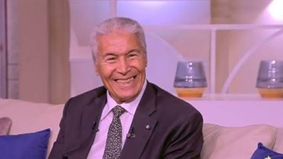 قمر الغجر.. أحدث أعمال الفنان سيف عبد الرحمن