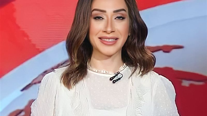 الإعلامية لمياء حمدين