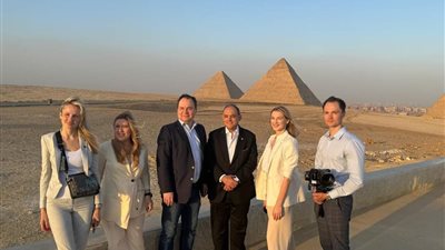 رئيس الوزراء البيلاروسي يعرب عن إعجابه بالمتحف المصري ومنطقة الأهرامات