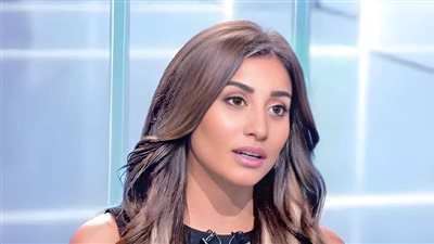 دينا الشربيني تنهار عند حديثها عن والدها: دماغي مش مقتنعة