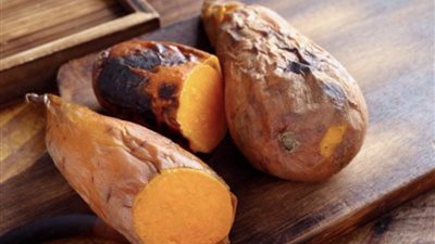 البطاطا الحلوة ..طريقة سريعة ومذاق لذيذ لأشهر الأكلات الشتوية