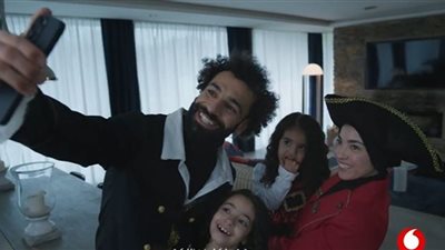 عمرو دياب يتصدر محركات البحث بأغنية 