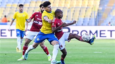 ملخص أحداث الشوط الأول من مباراة الأهلي والإسماعيلي في الدورى الممتاز