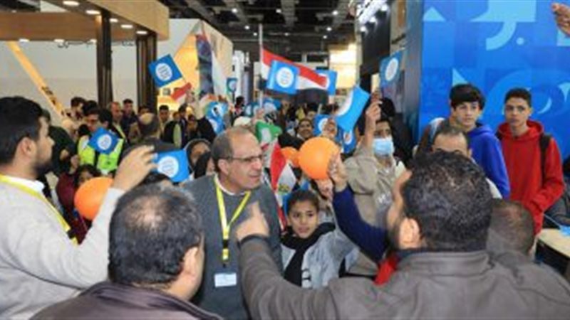 202401280249534953||474346-قرية-تقرأ-خلال-خروجهم-من-القرية|