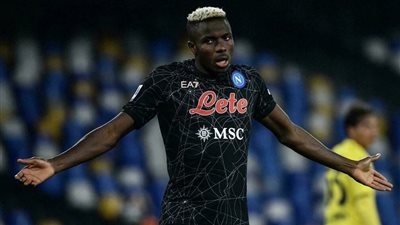 نابولي يحدد سعر بيع أوسمين للهلال السعودي