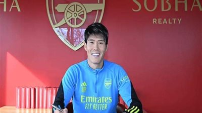 آرسنال يعلن تجديد عقد لاعبه الياباني تاكيهيرو تومياسو