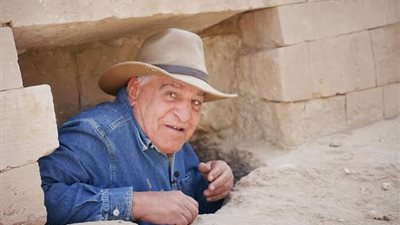 تبليط الهرم الأصغر ما بين تعارض وتوافق..زاهي حواس يرد