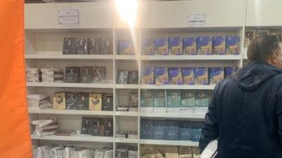 إقبال كبير على جناح هيئة قصور الثقافة ونفاذ مؤلفات طه حسين 