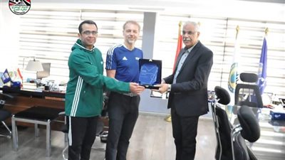 لجنة التطوير بالفيفا تكرم جمال علام بدرع الاتحاد الدولي