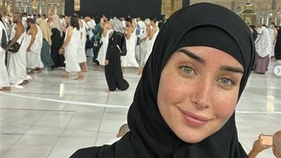 هنا الزاهد تؤدي مناسك العمرة: لسه فيه حاجات جميلة مستنياني