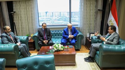 وزير الصحة يهنئ الدكتور نعمة عابد بتكليفه ممثلا للصحة العالمية في مصر