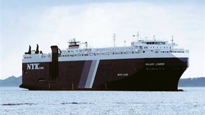 بلومبرغ نيوز: الحوثيين أبلغوا الصين وروسيا بأن سفنهم يمكنها الإبحار في أمان 