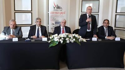 وزير التعليم العالي يجتمع بالمستشارين العرب والأفارقة لبحث آليات التعاون المشترك  