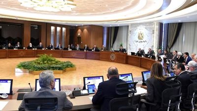 رئيس الوزراء يوجه بضرورة استكمال الوزارات إجراءات الانتقال للعمل بالعاصمة الإدارية الجديدة