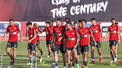 من أجل صدارة الدوري.. لاعبو الأهلي يستعدوا لمواجهة الجونه