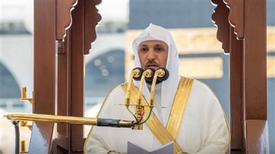 شاهد.. الشيخ ماهر المعيقلي يتعرض لوعكة صحية مفاجئة أثناء صلاة الجمعة (فيديو)