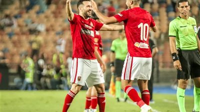 مهاجم الأهلي على ردار دوري روشن السعودي