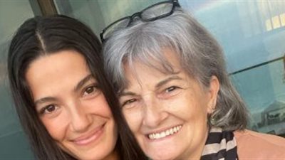 تشييع جثمان والدة تارا عماد من مسجد الشرطة 