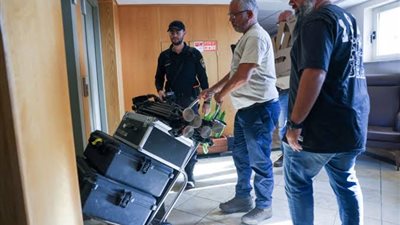 مداهمة مكتب الجزيرة في القدس وإغلاق البث المباشر