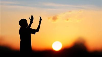 اَللّهُمَّ لاتُؤاخِذْني فيهِ بالْعَثَراتِ.. دعاء اليوم الرابع عشر من رمضان 