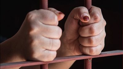 الجنايات تُقضي بمعاقبة ربة منزل بالمشدد 10 سنوات في المرج