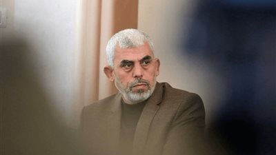 تجميد أصول يحيى السنوار زعيم حركة حماس.. تعرف
