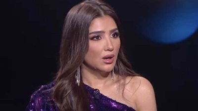 مي عمر: رفضت عروض بطولة في بداية مشواري.. وتعلمت من عادل إمام الالتزام