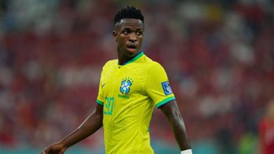 لافتة إنسانية رائعة من الاتحاد البرازيلي تجاه فينيسيوس جونيور في مباراة اليوم