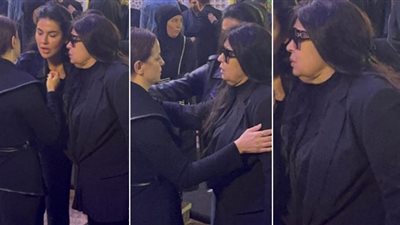 فيفي عبده وابنتها في عزاء الراحل أشرف عبد الغفور 