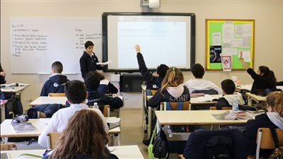 اليوم العالمي للمعلم.. ماهي طرق حل أزمة عجز المعلمين بـ مصر؟