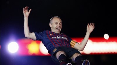 ريال مدريد يوجه رسالة لـ إنييستا بعد إعتزاله كرة القدم 