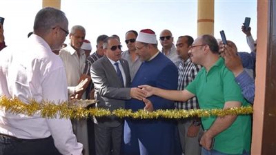 محافظ بورسعيد يزيح الستار عن اللوحه التذكارية لـ مسجد 