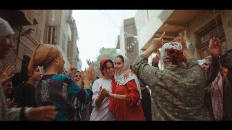 الفستان الأبيض