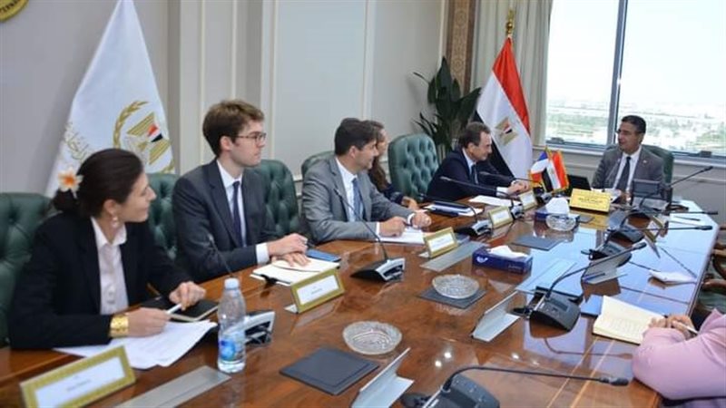 اجتماع وزير التموين