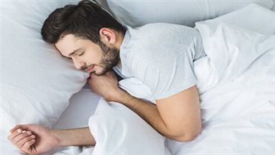 منها الشوفان والعسل.. 10 أطعمة تساعدك على النوم الجيد