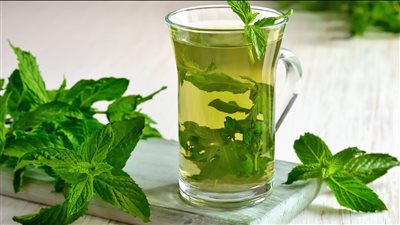 5 مشروبات طبيعية للتخلص من آلام المعدة