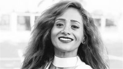 ياسمين أحمد كامل تكشف تفاصيل «القصة الكاملة»