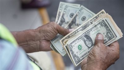 الدولار وصل كام؟.. أسعار العملات العربية والأجنبية أمام الجنيه المصري