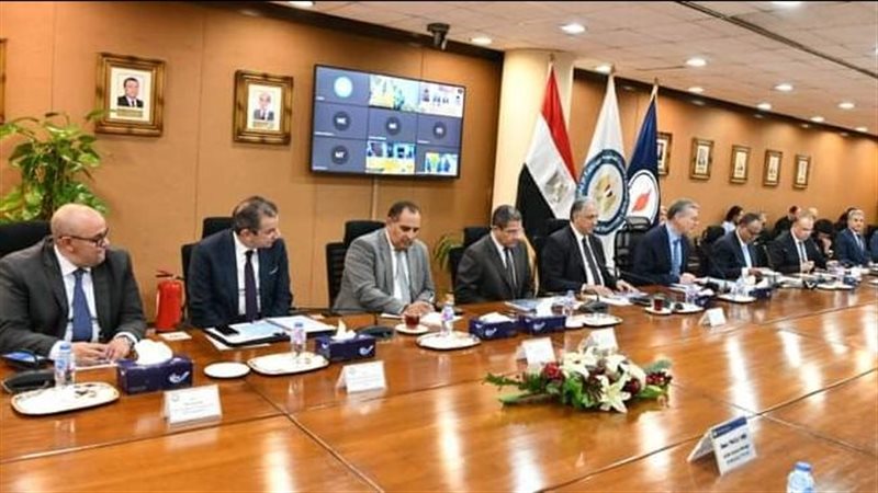 اجتماع وزير البترول